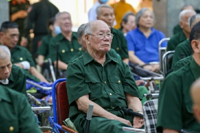 Chủ tịch nước tặng quà người có công dịp 79 năm Ngày Thương binh - Liệt sĩ