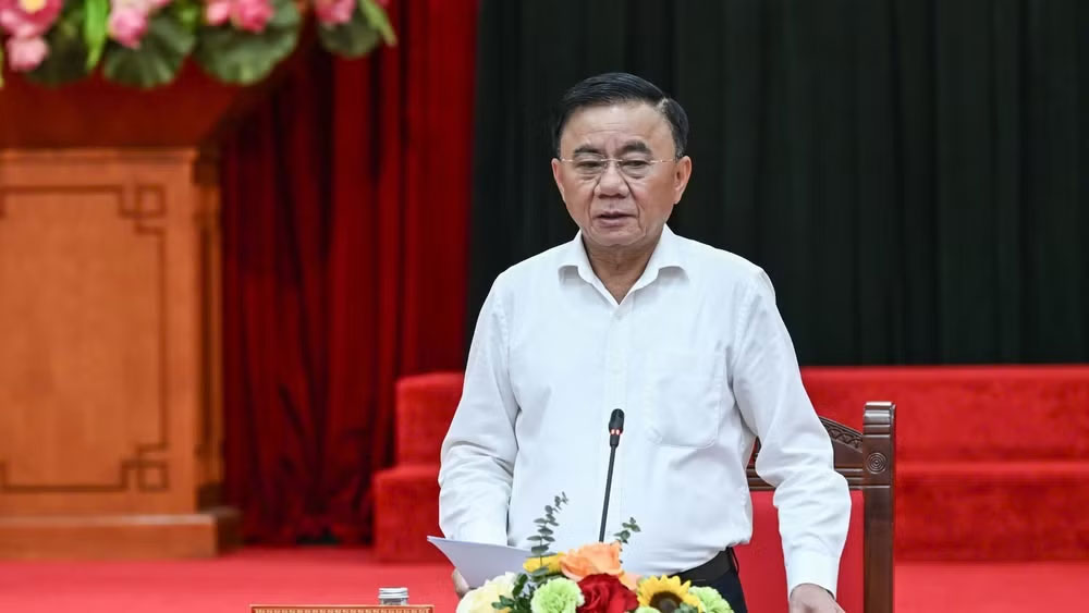 Thường trực Ban Bí thư Trần Cẩm Tú đã ký ban hành Quyết định số 168-QĐ/TW ngày 19/5/2026, về chức năng, nhiệm vụ, tổ chức bộ máy, quy chế làm việc mẫu của đảng ủy các cơ quan đảng, đảng ủy ủy ban nhân dân cấp tỉnh. (Ảnh: Duy Linh)