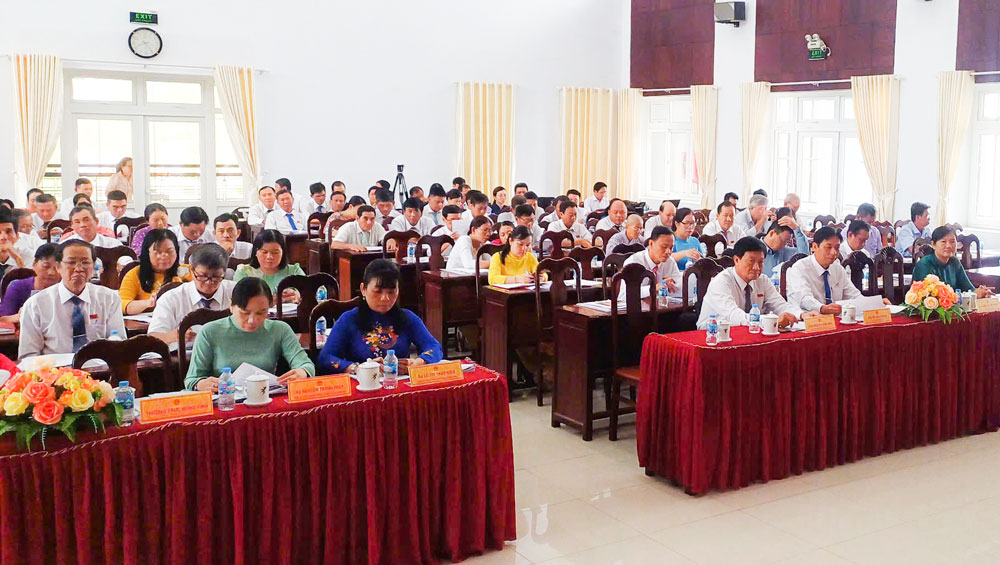 Đại biểu tham dự kỳ họp. 