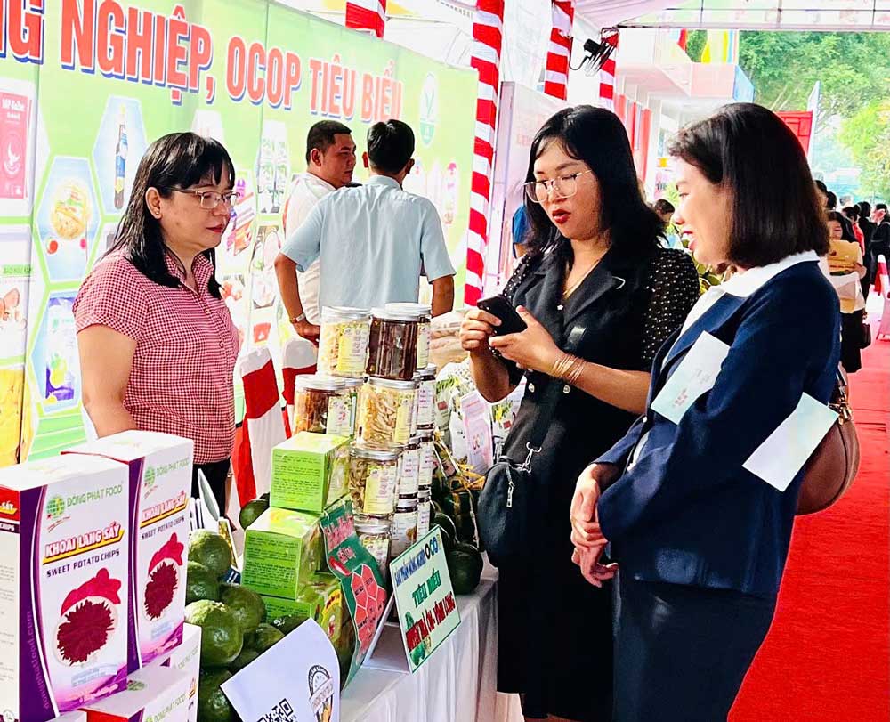 Tiếp tục cải thiện môi trường kinh doanh, nâng cao sức cạnh tranh của doanh nghiệp.