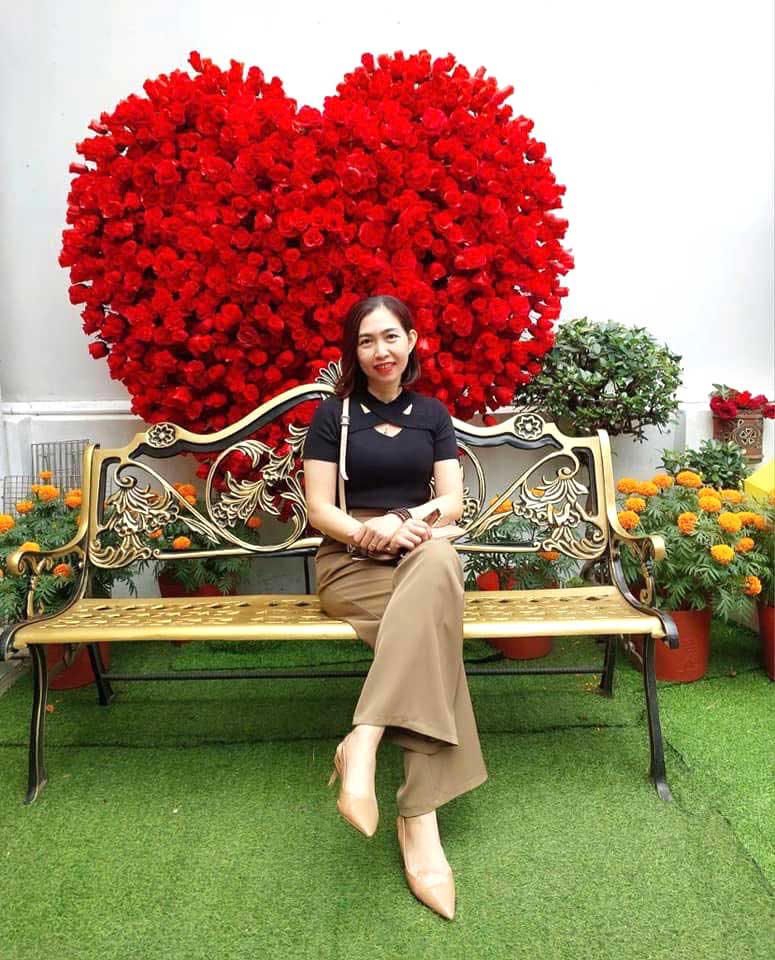 Phụ nữ trung niên có thần thái điềm đạm, tự tin rất thu hút. Ảnh minh họa
