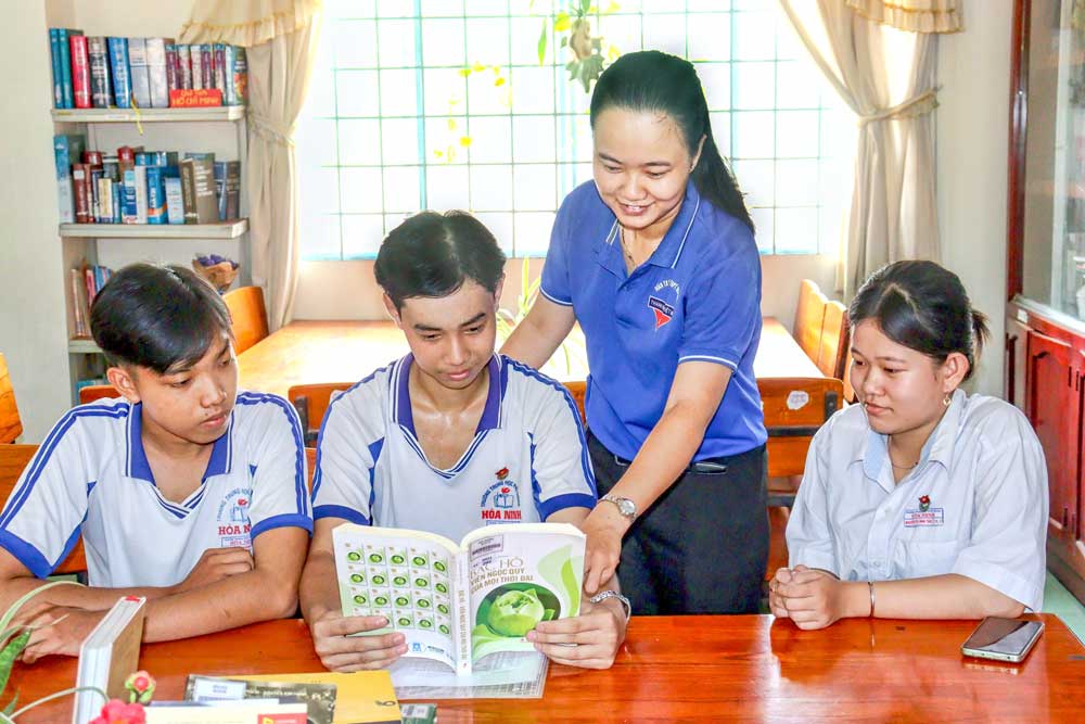 Cô Lê Thị Thùy Trang luôn hết mình phấn đấu trong sự nghiệp “trồng người”.