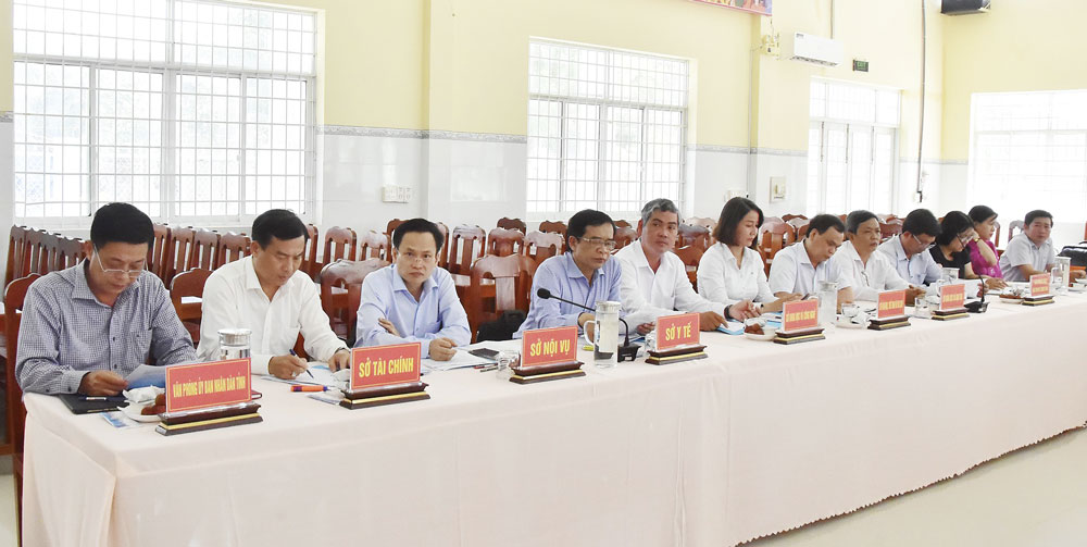 Đại biểu dự khảo sát.