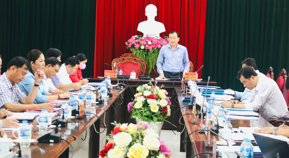 Đồng chí Nguyễn Minh Dũng- Phó Bí thư Tỉnh ủy, Chủ tịch HĐND tỉnh phát biểu kết luận hội nghị thẩm định văn kiện.
