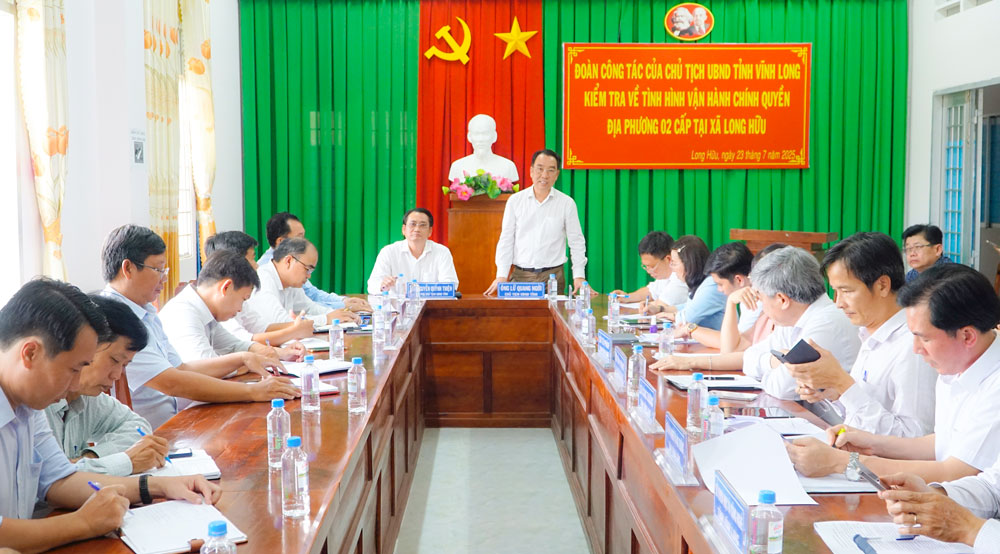 Phó Bí thư Tỉnh ủy, Chủ tịch UBND tỉnh- Lữ Quang Ngời phát biểu chỉ đạo tại buổi làm việc.
