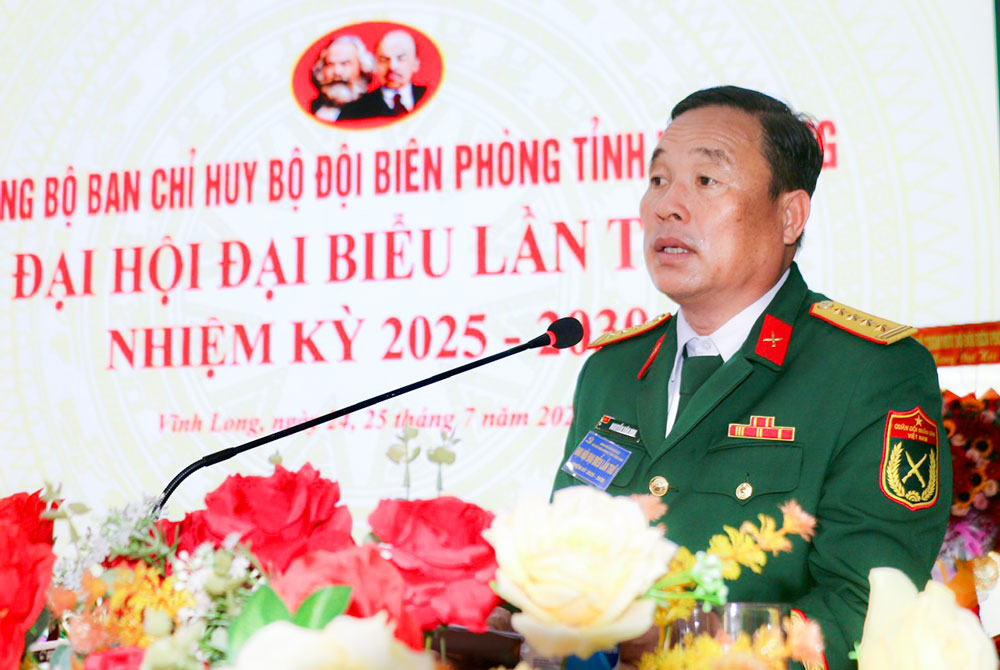 Đại tá Nguyễn Văn Hoa- Tỉnh ủy viên, Phó Bí thư Thường trực Đảng ủy, Chính ủy Bộ Chỉ huy Quân sự tỉnh phát biểu chỉ đạo đại hội.