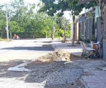 Vật liệu xây dựng “án đường”