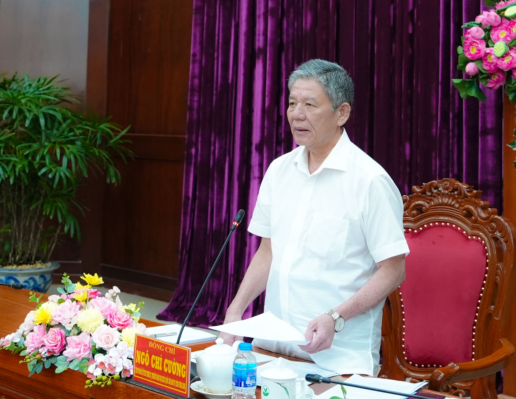 Đồng chí Ngô Chí Cường- Ủy viên BCH Trung ương Đảng, Bí thư Tỉnh ủy Vĩnh Long lưu ý một số vấn đề cần quan tâm. 