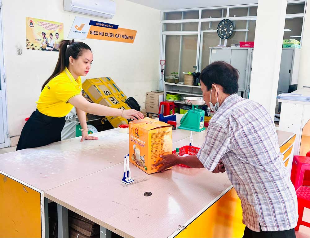 Người dân có thể gửi thư từ, hàng hóa theo địa chỉ cũ hay mới đều được.
  