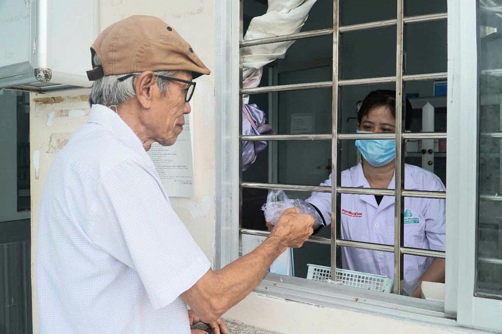 Các trạm y tế ở xã, phường mới thực hiện tốt công tác chăm sóc sức khỏe ban đầu cho người dân trên địa bàn.

