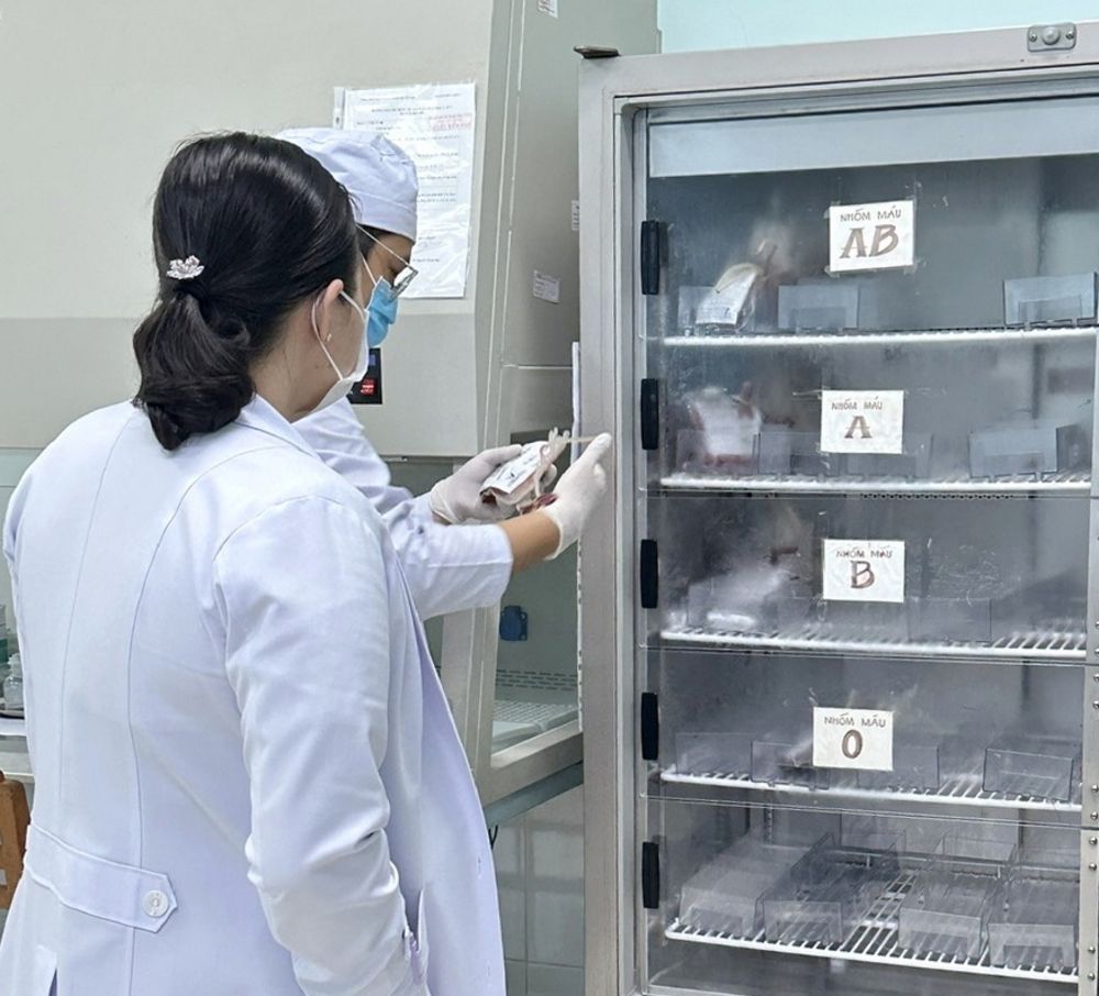 Tình trạng thiếu máu khiến bệnh viện gặp rất nhiều khó khăn trong công tác điều trị.