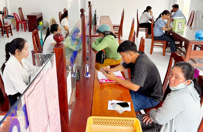 Người dân chỉ cần đến một địa điểm duy nhất là trung tâm phục vụ hành chính công xã để thực hiện các thủ tục hành chính. 
