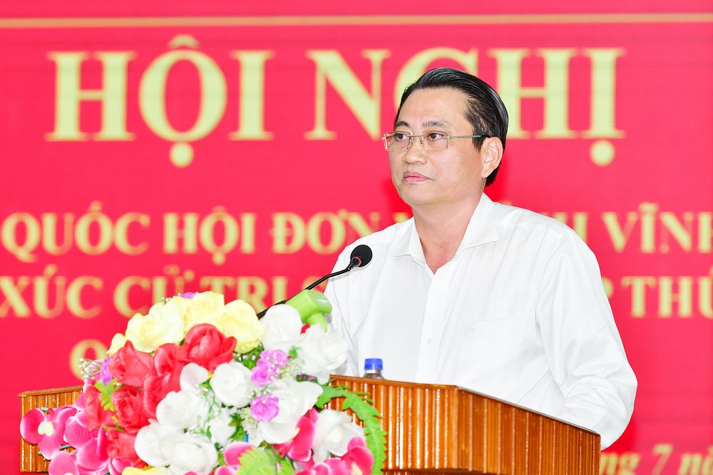 Ông Nguyễn Quỳnh Thiện- Tỉnh ủy viên, Phó Chủ tịch UBND tỉnh phát biểu tại hội nghị.