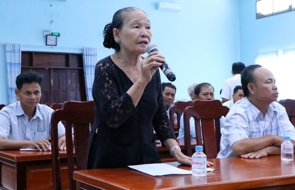 Bà Ngô Thị Vốn, ngụ Khóm 5, xã Châu Thành kiến nghị cần sớm ban hành hướng dẫn thực hiện chế độ, chính sách cho người cao tuổi.