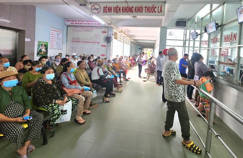 Hiện nay, Luật BHYT sửa đổi có điểm mới, tiến bộ là linh hoạt chuyển tuyến khám, chữa bệnh.