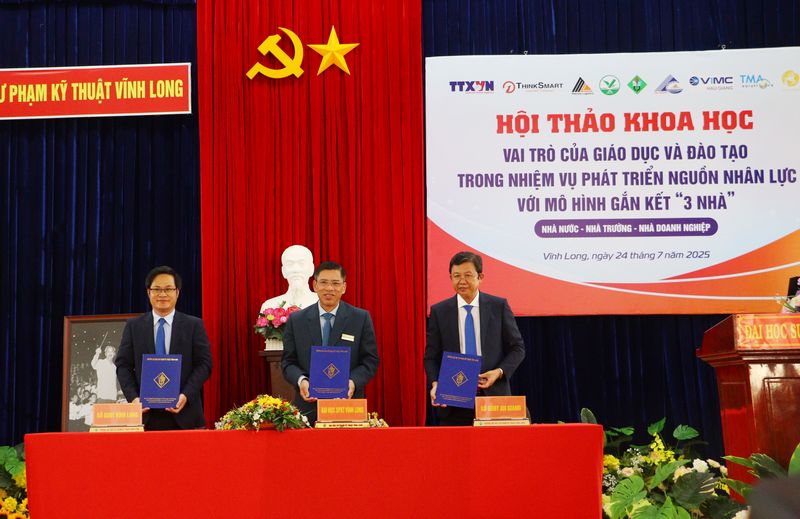 Trường ĐH Sư phạm Kỹ thuật Vĩnh Long ký kết biên bản ghi nhớ hợp tác với các đơn vị trong đào tạo, tuyển dụng, chuyển giao công nghệ.