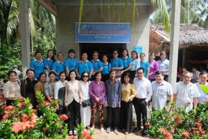 Bàn giao Mái ấm tình thương và tặng quà cho hội viên, phụ nữ tại xã Đồng Khởi