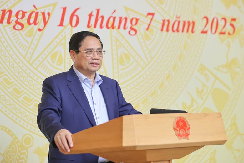 Thủ tướng Phạm Minh Chính nhấn mạnh: Tăng trưởng 8,3-8,5% năm 2025 không là mục tiêu bất khả thi - Ảnh: VGP/Nhật Bắc