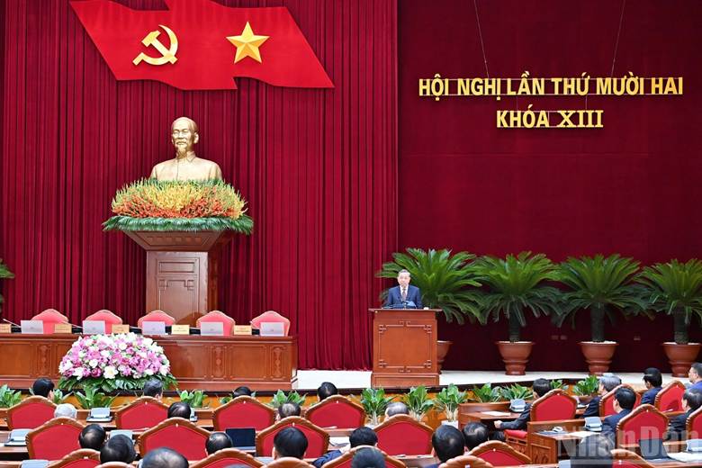 Hội nghị lần thứ 12 Ban Chấp hành Trung ương Đảng Cộng sản Việt Nam khóa XIII họp phiên bế mạc.


