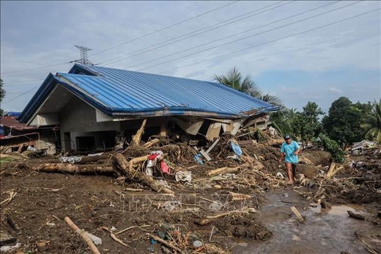 Cảnh tàn phá sau trận lở đất do bão tại tỉnh Batangas, Philippines, ngày 25/10/2024. Ảnh minh họa: THX/TTXVN

