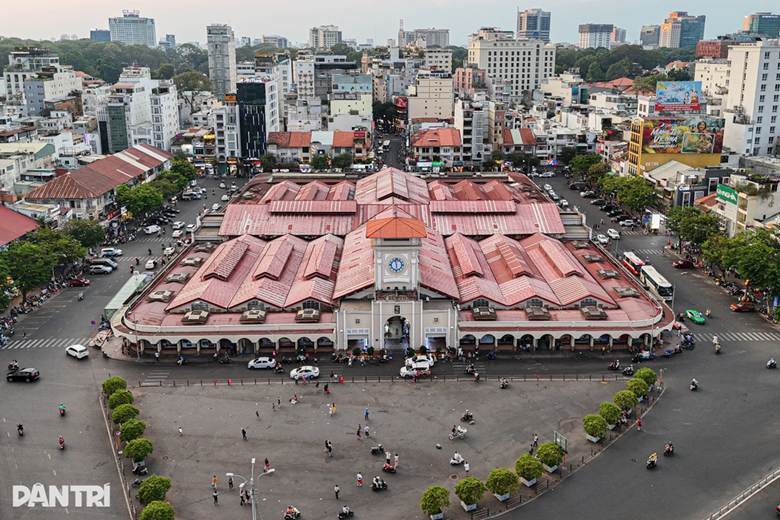 
Chợ Bến Thành thuộc địa phận phường Bến Thành, TPHCM (Ảnh: Bảo Quyên).