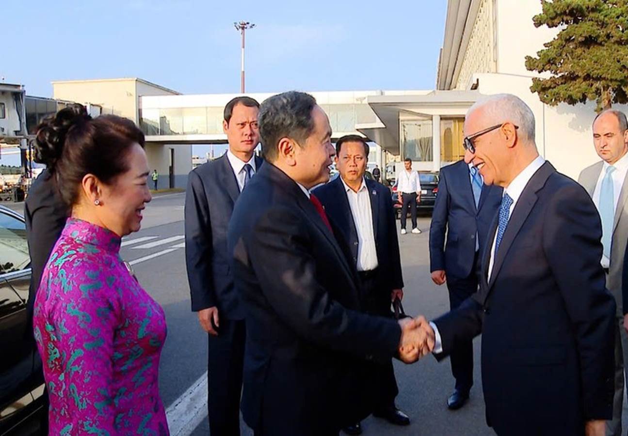 Chủ tịch Quốc hội Trần Thanh Mẫn có cuộc gặp ngắn với Chủ tịch Hạ viện Morocco Talbi El Alami