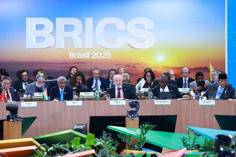 Tổng thống Brazil Lula da Silva chủ trì Phiên thảo luận cấp cao Tăng cường chủ nghĩa đa phương, các vấn đề kinh tế-tài chính và trí tuệ nhân tạo. (Ảnh: Dương Giang/TTXVN)