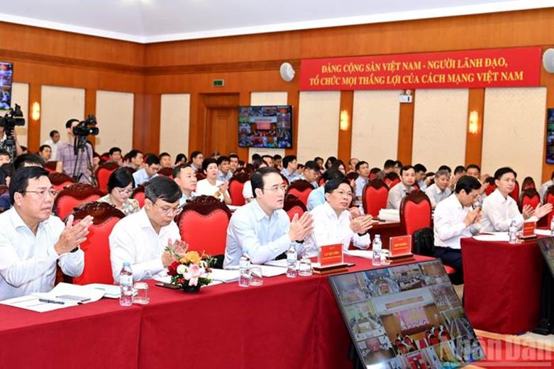 Các đại biểu tham dự hội nghị.