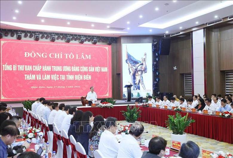 
Tổng Bí thư chỉ rõ, đối với Điện Biên, dù không thuộc diện sắp xếp lại đơn vị hành chính cấp tỉnh, nhưng đây chính là thời điểm thuận lợi để Điện Biên tái cơ cấu toàn diện - Ảnh: TTXVN