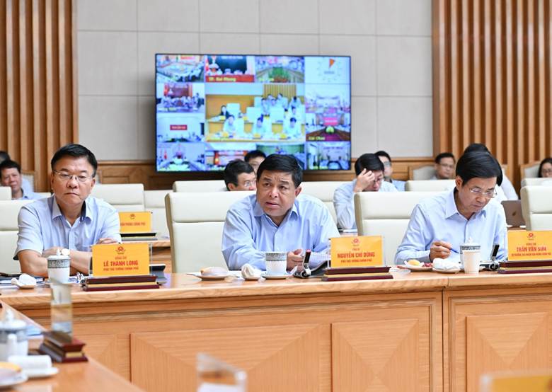 Phó Thủ tướng Nguyễn Chí Dũng phát biểu.