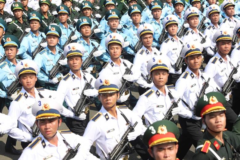 Các động tác đều, dứt khoán thể hiện sẵn sàng cho nhiệm vụ A80