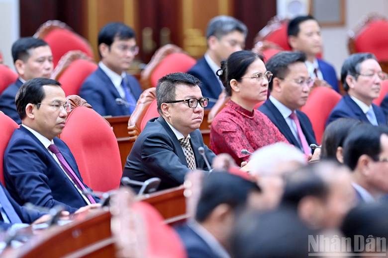 
Các đại biểu tham dự bế mạc Hội nghị lần thứ 12 Ban Chấp hành Trung ương Đảng Cộng sản Việt Nam khóa XIII.