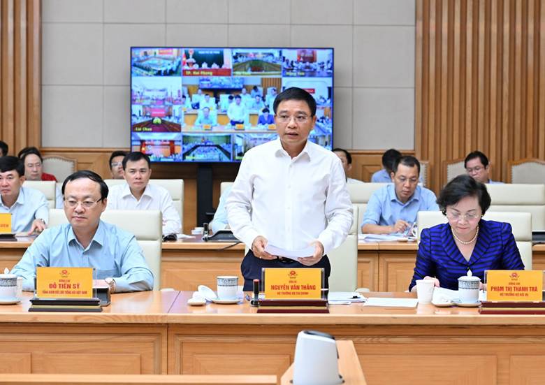 Bộ trưởng Tài chính Nguyễn Văn Thắng phát biểu.