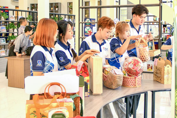 Sinh viên tham gia workshop về khởi nghiệp sáng tạo tại Trung tâm Đổi mới sáng tạo và Chuyển đổi số tỉnh.

