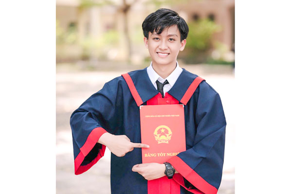 Học sinh Bùi Quang Nhựt. Ảnh: PHAN HÂN