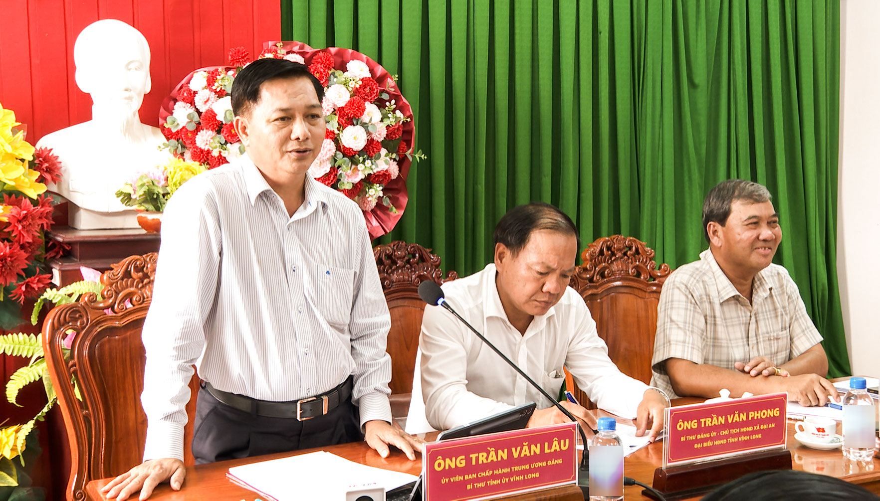 Bí thư Tỉnh ủy Trần Văn Lâu phát biếu chỉ đạo tại hội nghị.
