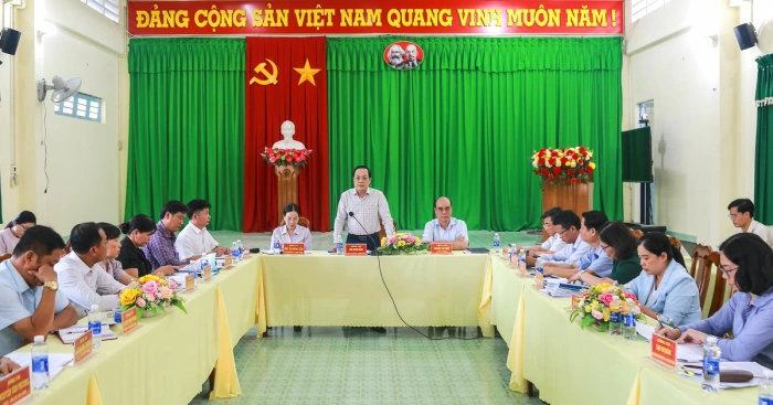 Thông qua dự thảo báo cáo kết quả giám sát đối với Ban Thường vụ Đảng ủy phường Đông Thành