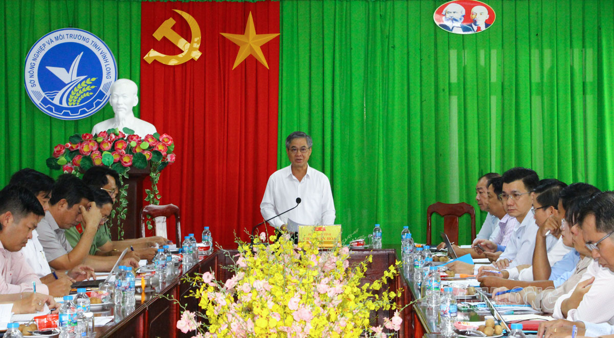 Đồng chí Châu Văn Hòa, Tỉnh ủy viên, Phó Chủ tịch UBND tỉnh chủ trì cuộc họp.