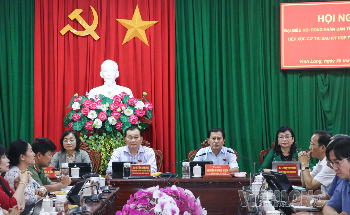 Tổ đại biểu số 2 HĐND tỉnh khóa XI tiếp xúc cử tri.