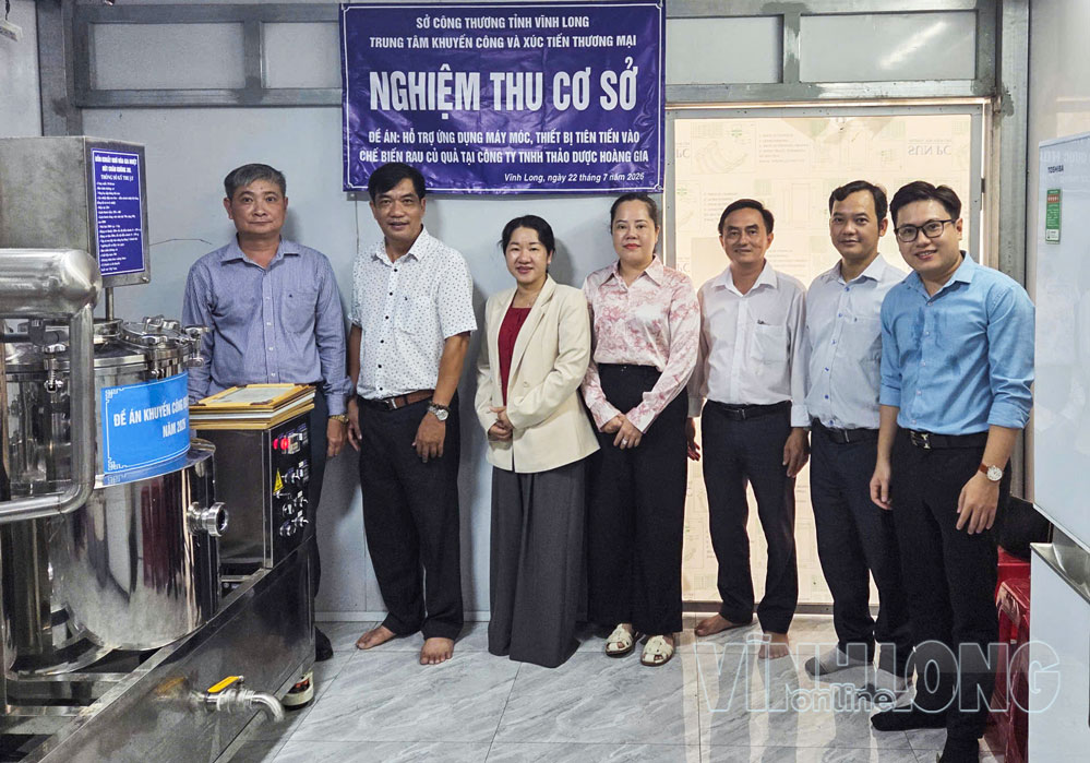 Nghiệm thu đề án “Hỗ trợ ứng dụng máy móc, thiết bị tiên tiến vào chế biến rau, củ, quả” tại Công ty TNHH Thảo dược Hoàng Gia (xã Hiếu Thành).