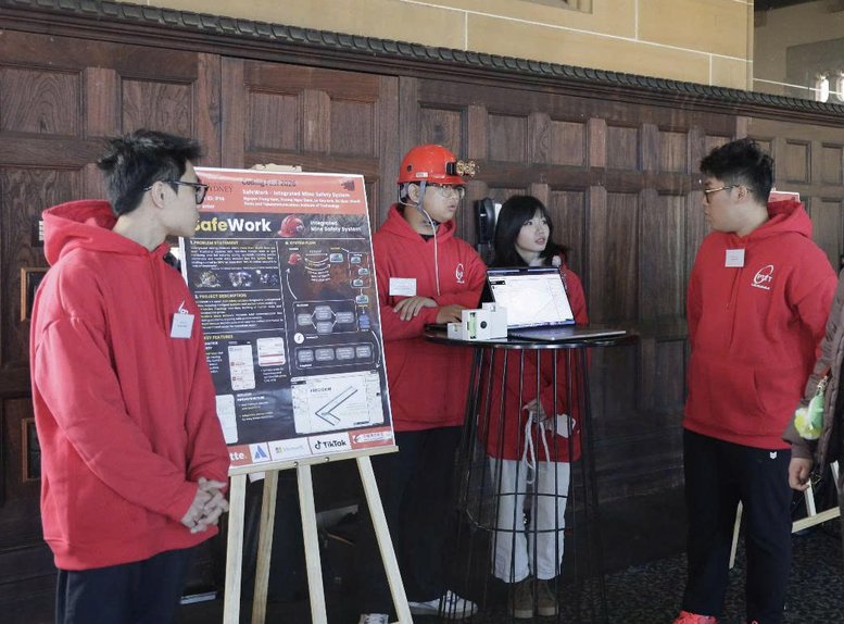 Sinh viên Việt Nam tham gia và đoạt một số giải của cuộc thi Coding Fest 2026 - Ảnh: PTIT

