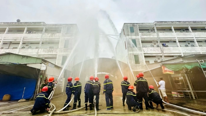 Thực tập phương án chữa cháy và cứu nạn, cứu hộ góp phần nâng cao ý thức phòng cháy trong toàn dân