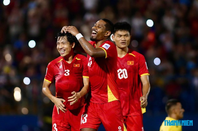 Đội tuyển Việt Nam sẽ nắm bắt được cơ hội dự World Cup 2030, nếu giải đấu được tăng 64 đội?

Ảnh: Nguyên Khang

