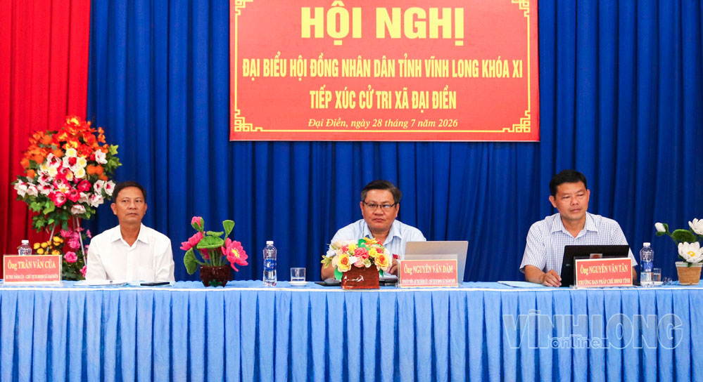 Tổ đại biểu số 11, HĐND tỉnh khóa XI tiếp xúc cử tri tại xã Đại Điền. Ảnh: T. Lập.