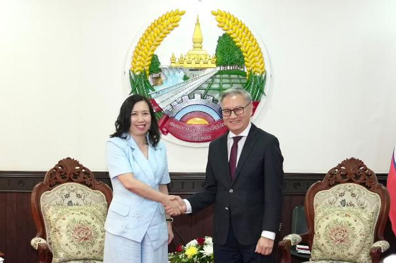 Thứ trưởng Lê Thị Thu Hằng chào xã giao Phó Thủ tướng, Bộ trưởng Ngoại giao Lào Thongsavanh Phomvihane