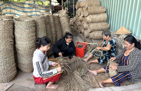 Các cấp hội LHPN quan tâm hỗ trợ công tác dạy nghề, tạo việc làm cho lao động nữ nông thôn.