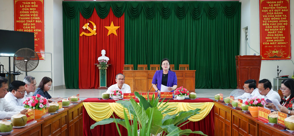 Trưởng Ban Tuyên giáo và Dân vận Tỉnh ủy- Nguyễn Thị Minh Trang chủ trì cuộc làm việc với Đảng ủy xã An Hiệp.