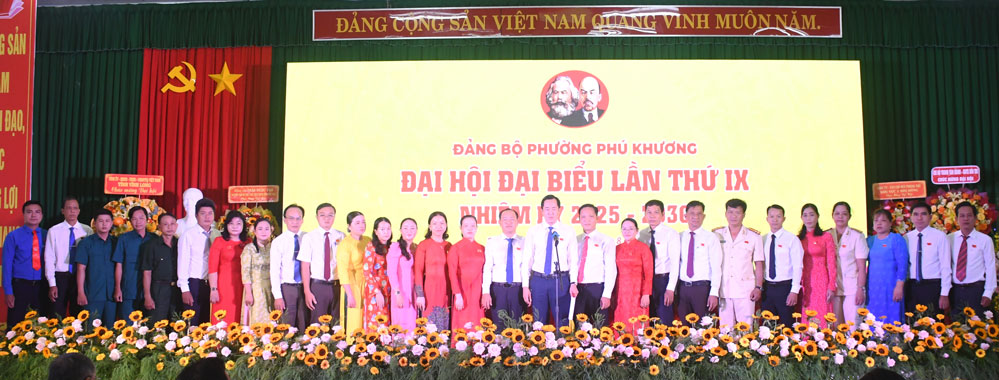  Ra mắt BCH Đảng bộ phường Phú Khương, nhiệm kỳ 2025 - 2030. Ảnh Cẩm Trúc