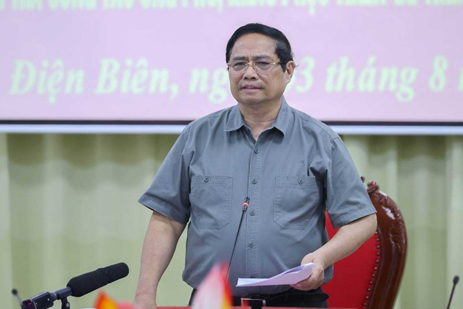 Thủ tướng Phạm Minh Chính chuyển lời chia sẻ, thăm hỏi, động viên của Tổng Bí thư Tô Lâm và các đồng chí lãnh đạo Đảng, Nhà nước tới cấp ủy, chính quyền, quân và dân Điện Biên cũng như các địa phương bị thiệt hại do thiên tai, bão lũ - Ảnh: VGP/Nhật Bắc