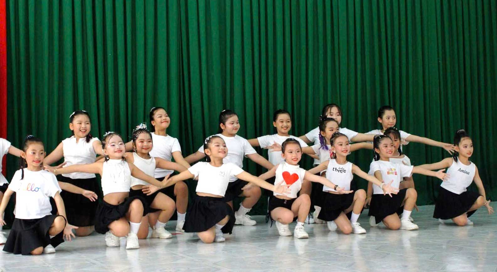 Các lớp giúp thiếu nhi phát huy năng khiếu, rèn luyện kỹ năng.
